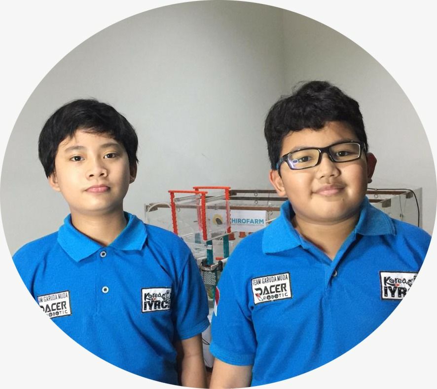 Dua penemu prototype Chirofarm, Muhammad Banyu Baskoro dari SMP Negeri 5 Bogor dan Nyoman Satria Wirya Naradhipa dari SD Taruna Bangsa Sentul. (Istimewa)