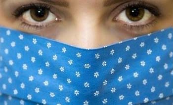 Hasil penelitian membuktikan masker kain efektif mencegah penularan virus. (Foto:NDT)