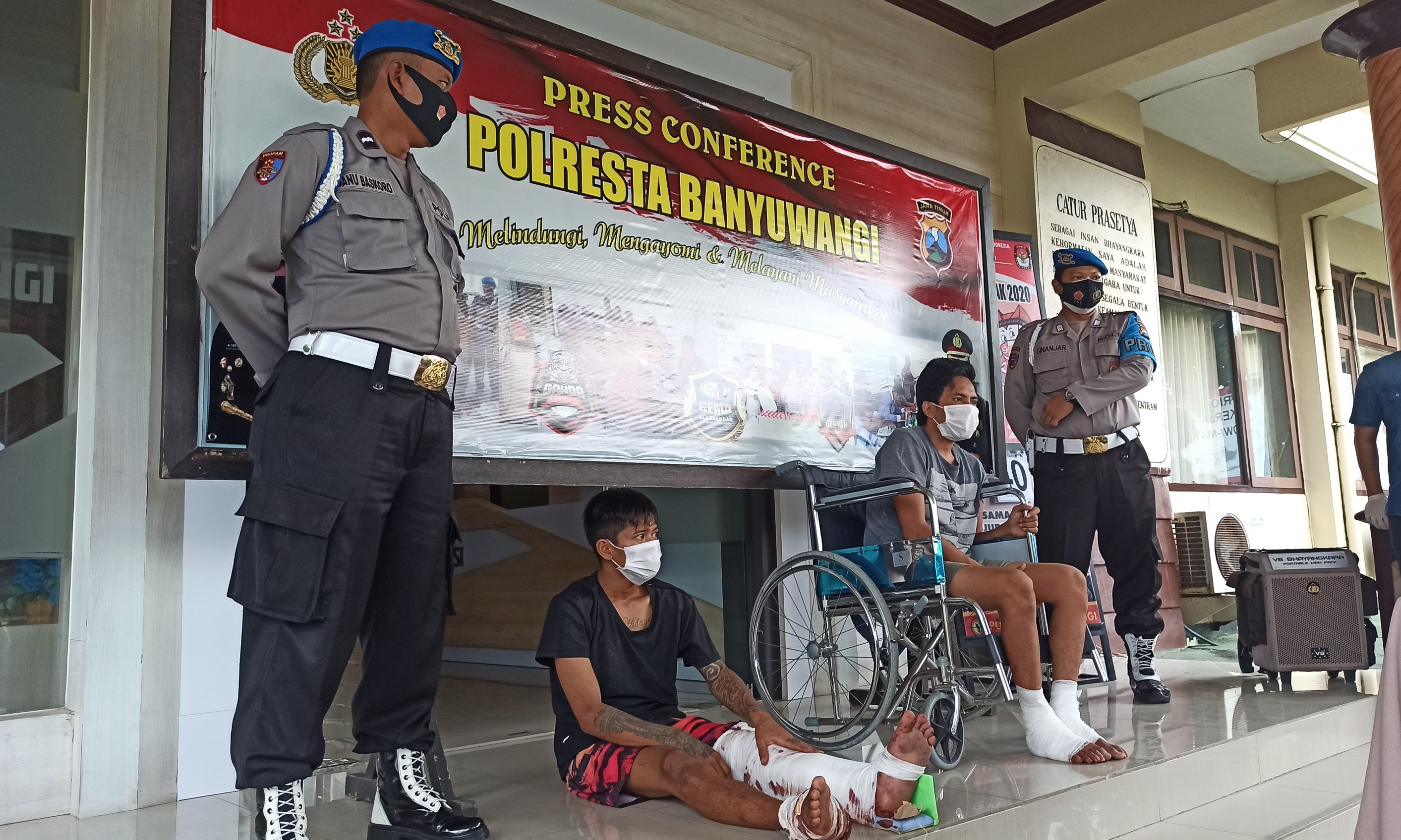 Dua napi Lapas Kelas IIA Banyuwangi yang kabur Selasa lalu berhasil ditangkap di wilayah Prigen, Pasuruan (foto:Muh Hujaini:Ngopibareng.id)