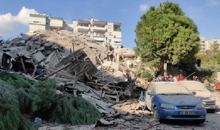 Suasana reruntuhan akibat gempa di Turki. (Foto: afp)