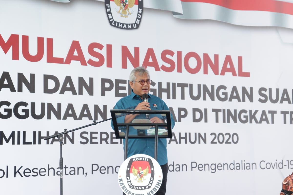 Ketua KPU RI Arief Budiman tinjau pelaksanaan simulasi national. (Foto: Istimewa)