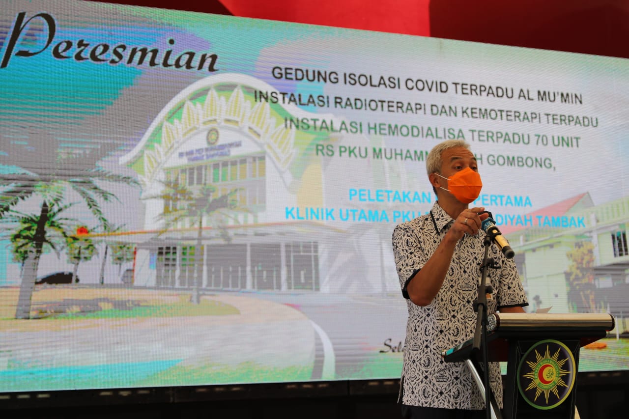 Gubernur Jawa Tengah Ganjar Pranowo meresmikan gedung isolasi Covid-19 Rumah Sakit PKU Muhammadiyah Gombong, pada Selasa 3 November 2020. (Foto: Dok. Pemprov Jateng)