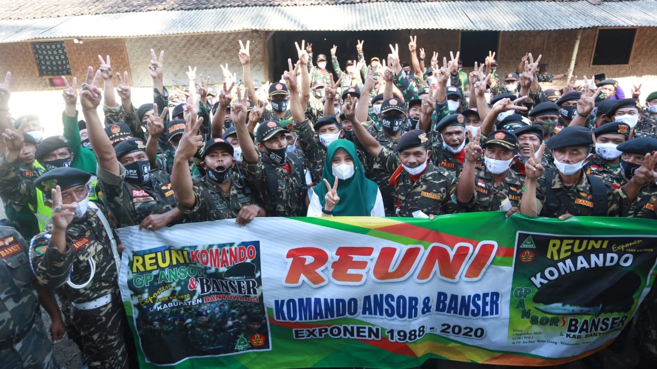 Komando Gerakan Pemuda Ansor dan Barisan Ansor Serba Guna (Banser) eksponen 1988-2020 mendeklarasikan dukungannya pada Ipuk-Sugirah (foto: istimewa)