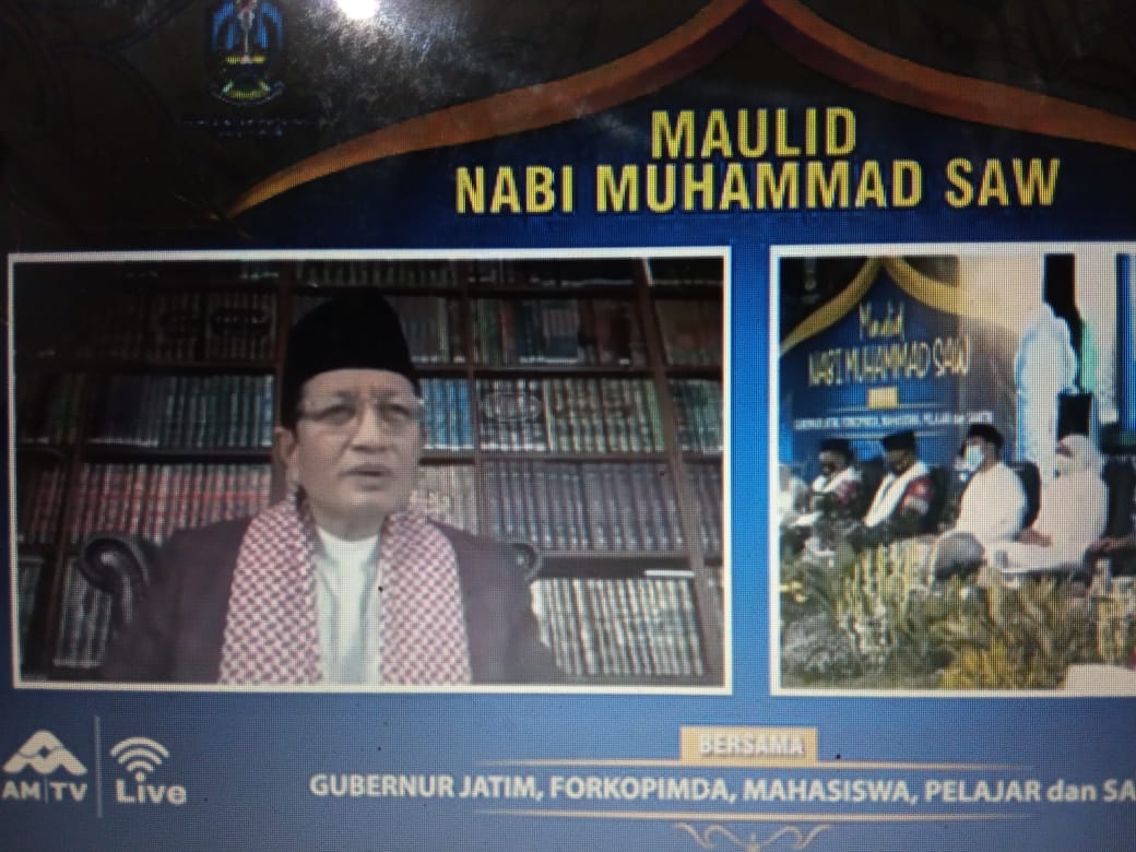 Imam Besar Masjid Istiqlal, secara virtual, memberikan pesan Maulid Nabi di Masjid Al-Akbar Surabaya, Kamis malam 5 November 2020. (Foto: riadi/Ngopibareng.id)