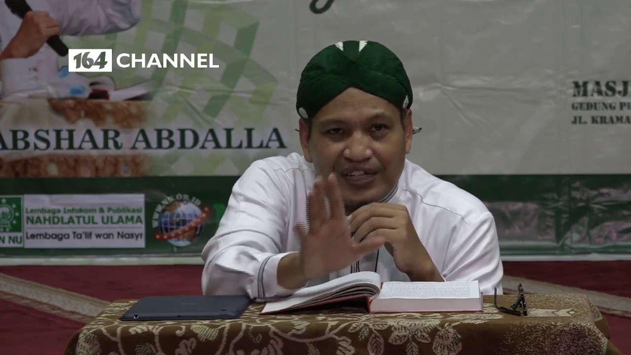 Ulil Abshar Abdalla ketika mengampu pengajian online kitab Ihya Ulumuddin. (Foto: youtube)