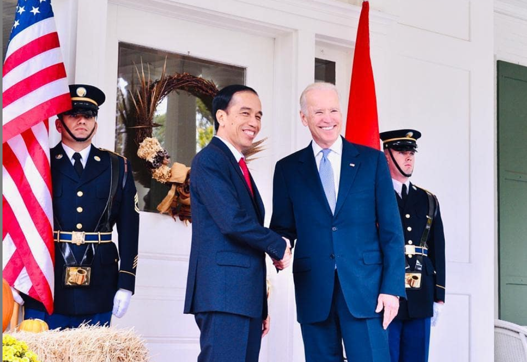 Presiden Joko Widodo (Jokowi) mengunggah fotonya bersama Joe Biden dan mengucapkan selamat, lewat akun Instagramnya. (Instagram)