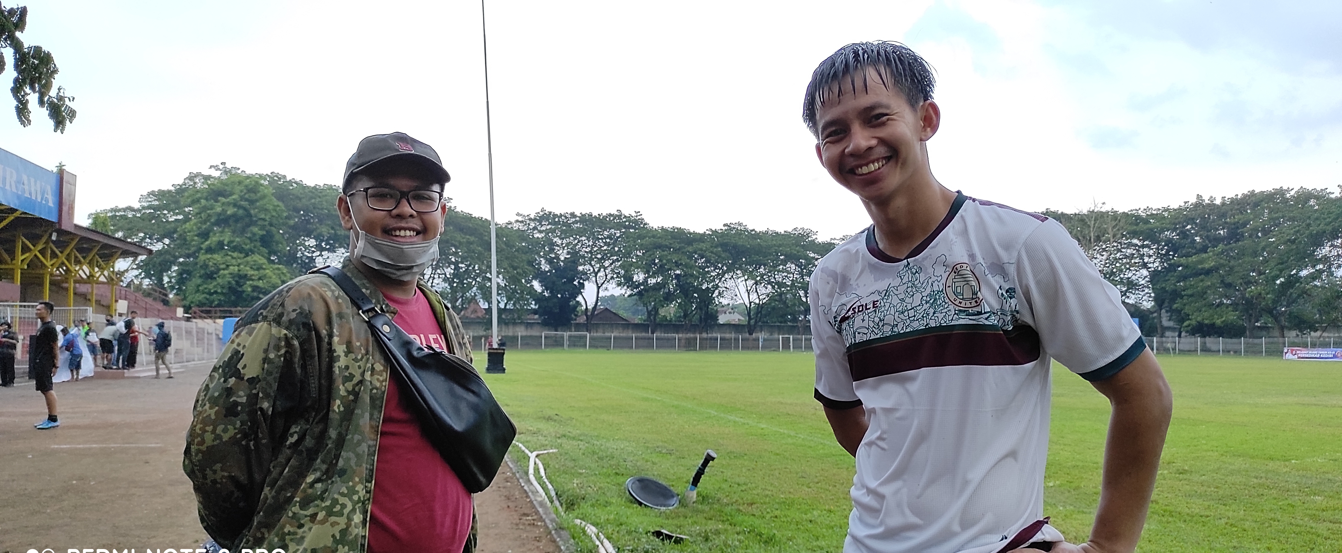 Risna Prahalabenta usai mengikuti pertandingan persahabatan di stadion canda Bhirawa. (Foto: Fendhy Plesmana/Ngopibareng.id)
