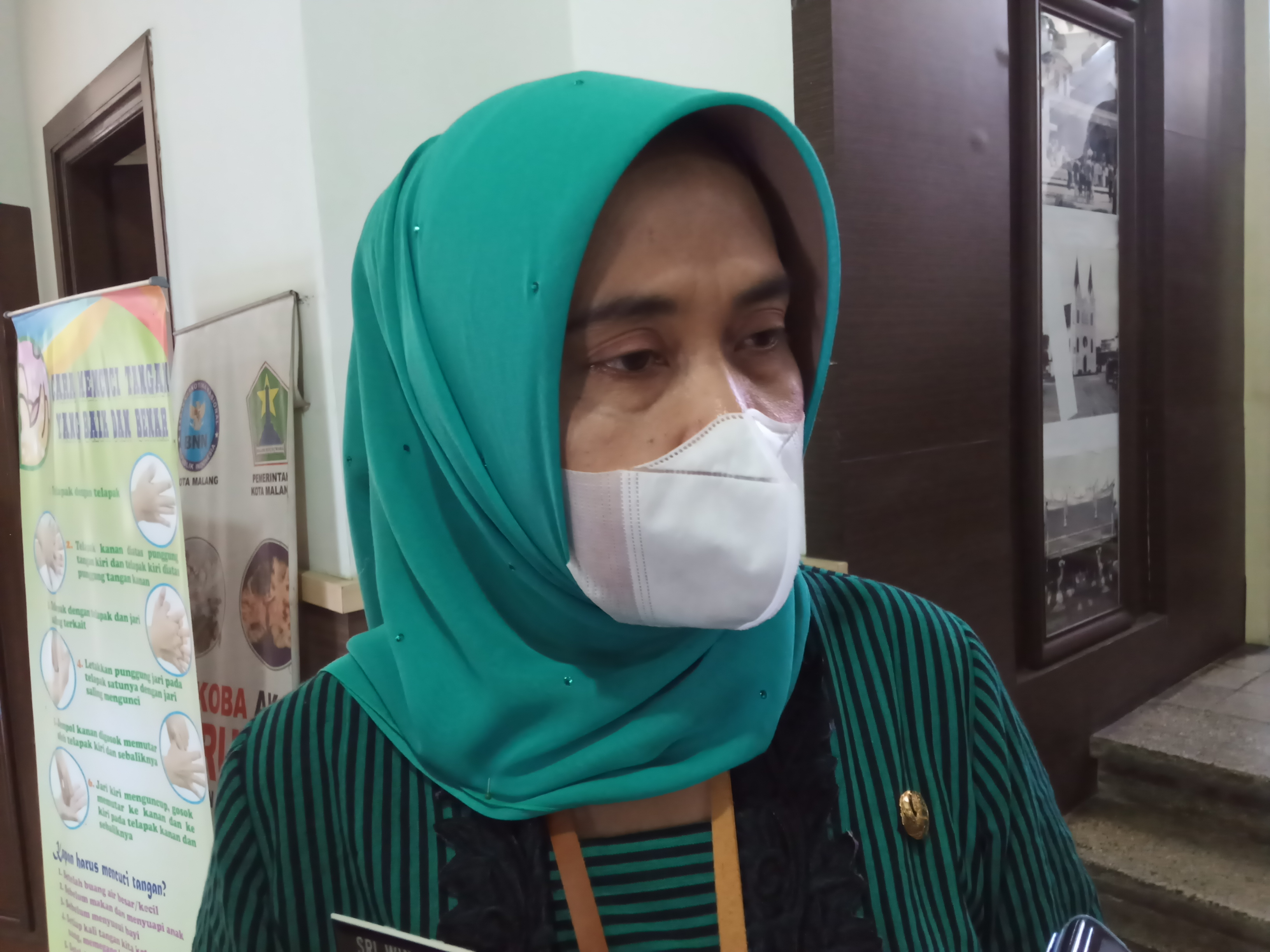 Plt Kepala Dinkes Kota Malang, Sri Winarni saat ditemui di Balai Kota Malang (Foto: Lalu Theo/ngopibareng.id)