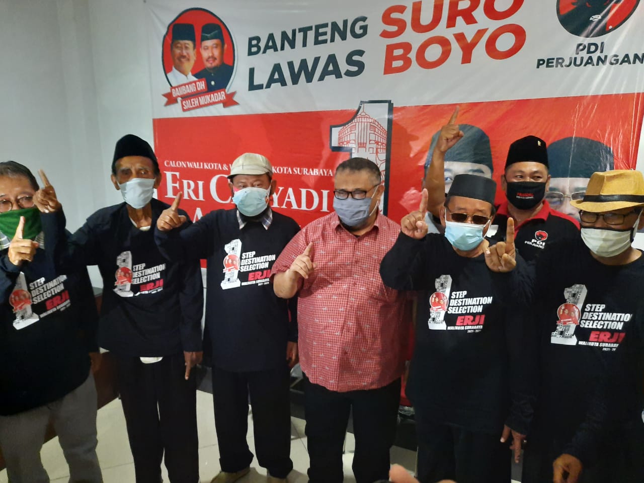 Saleh Ismail Mukadar dan Banteng Lawas. (Foto: Alief Sambogo/Ngopibareng.id)