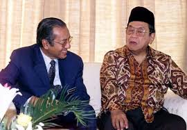 KH Abdurrahman Wahid bersama (mantan) PM Malaysia Mahathir Mohamad. (Foto: Istimewa)