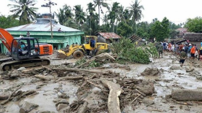 Banjir bandang menerjang dua desa di Kabupaten Aceh Tenggara. Banjir disebabkan karena tingginya intensitas hujan mengguyur wilayah tersebut. (Foto : BPBD)