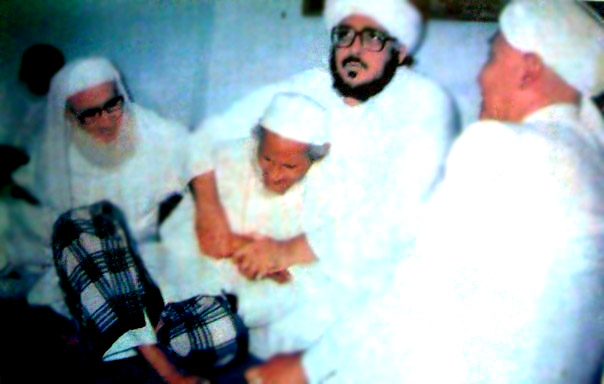 KH Hasan Asy'ari, nama asli Mbah Mangli bersama Sayid Muhammad bin Alwi al-Maliki. (Foto: Istimewa)