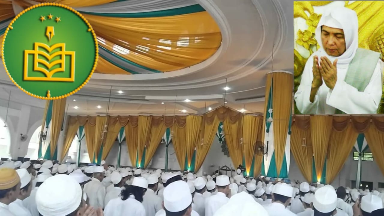 Jamaah Al-Khidmah ketika menggelar acara Maulidurrasul di Surabaya. (Foto: dok/Ngopibareng.id)