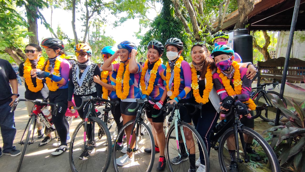 Tim 1.000 km for Bali Pulih finis di Denpasar, 14 November 2020. (Foto: Istimewa)