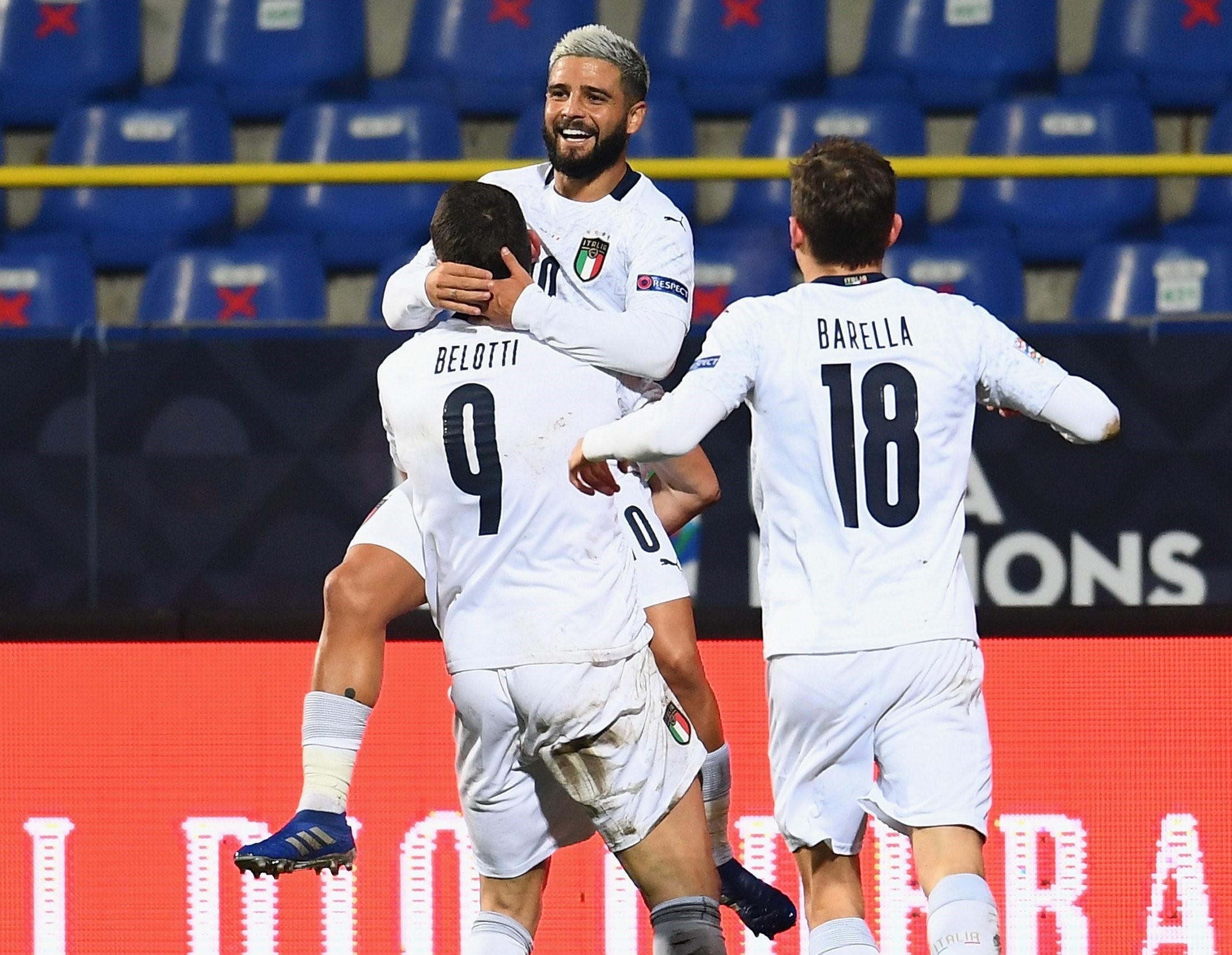 Belloti membawa kemenangan Italia yang sekaligus masuk empat besar UEFA Nations League. (Foto: AP) 