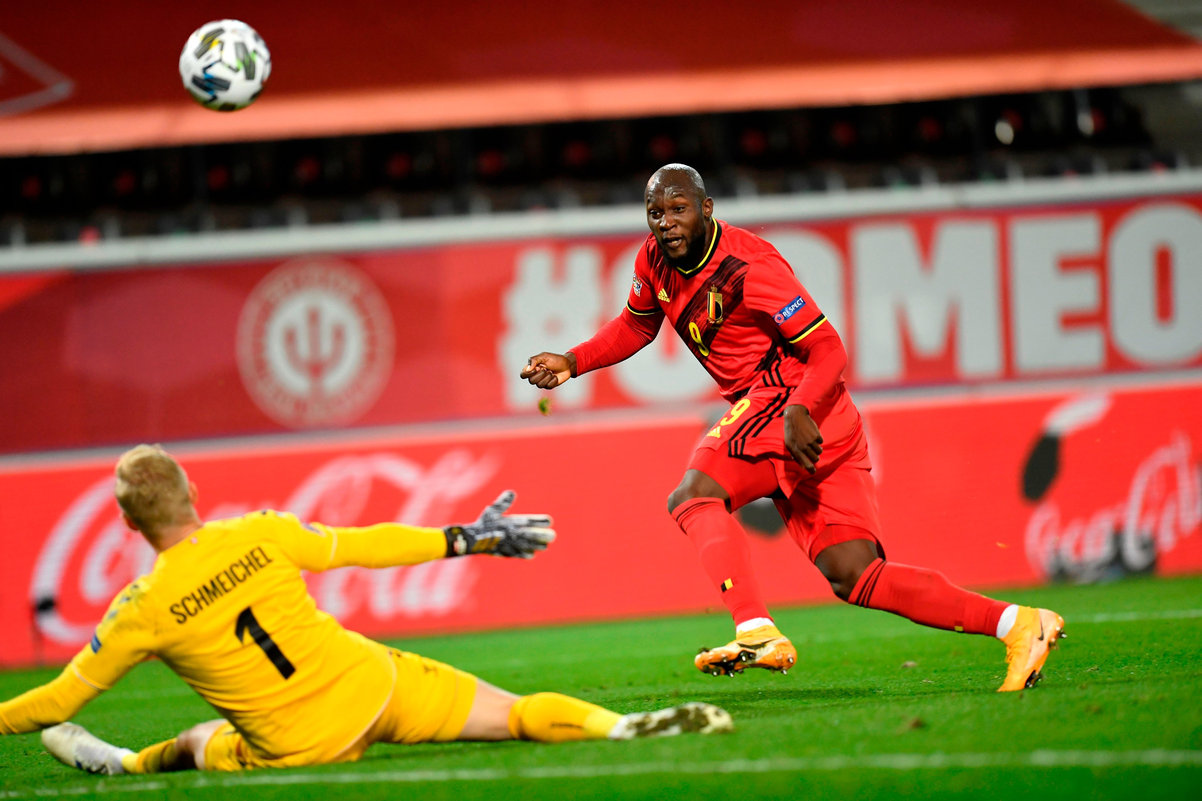 Romelu Lukaku cetak 2 gol dan membawa Belgia lolos 4 besar UEFA Nations League. (Foto: AP)