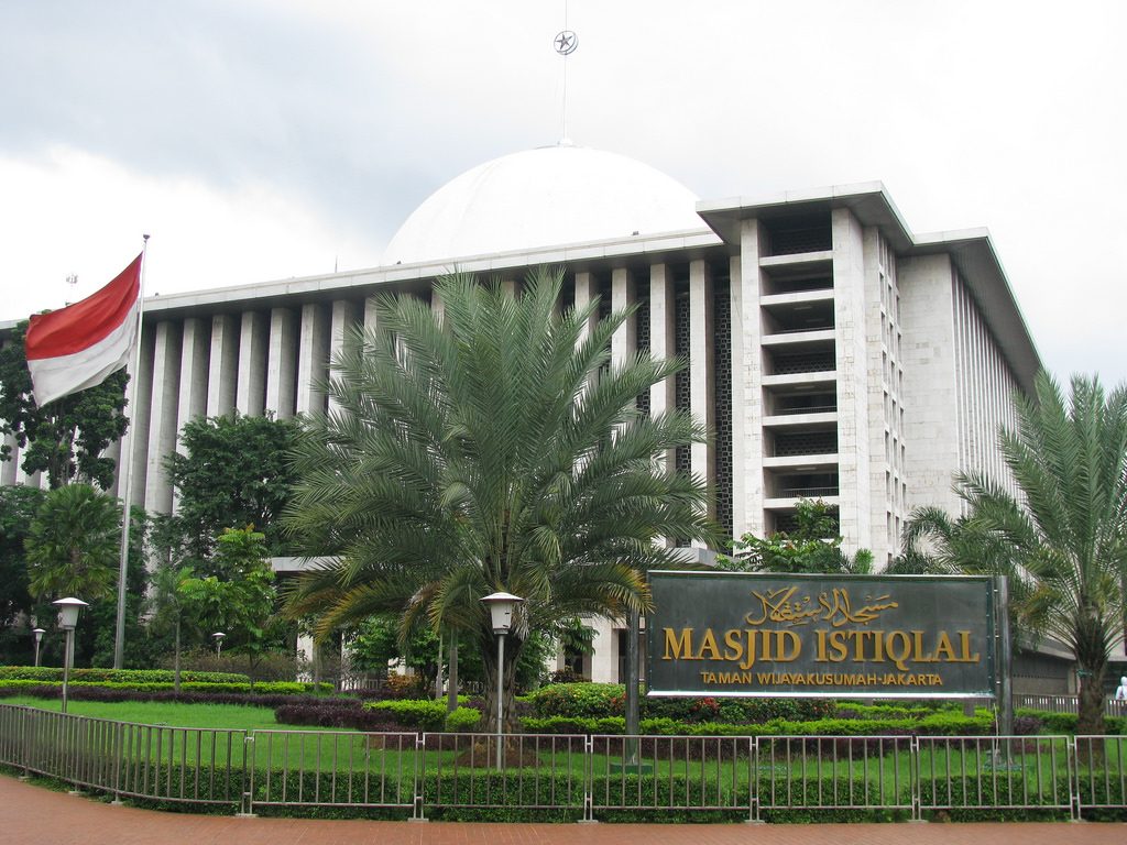 Masjid Istiqlal Jakarta, memperhatikan keasrian lingkungannya. (Foto: Istimewa)