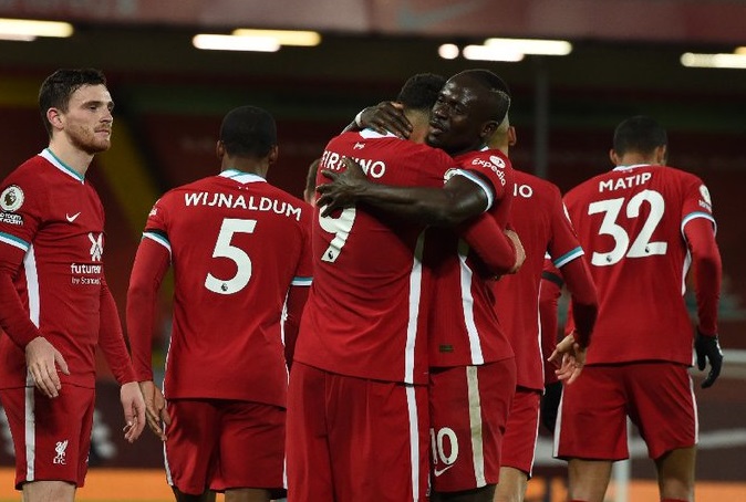Para pemain Liverpool merayakan gol yang dicetak Firmino ke gawang Leicester City. (Foto: Twitter/@LFC)