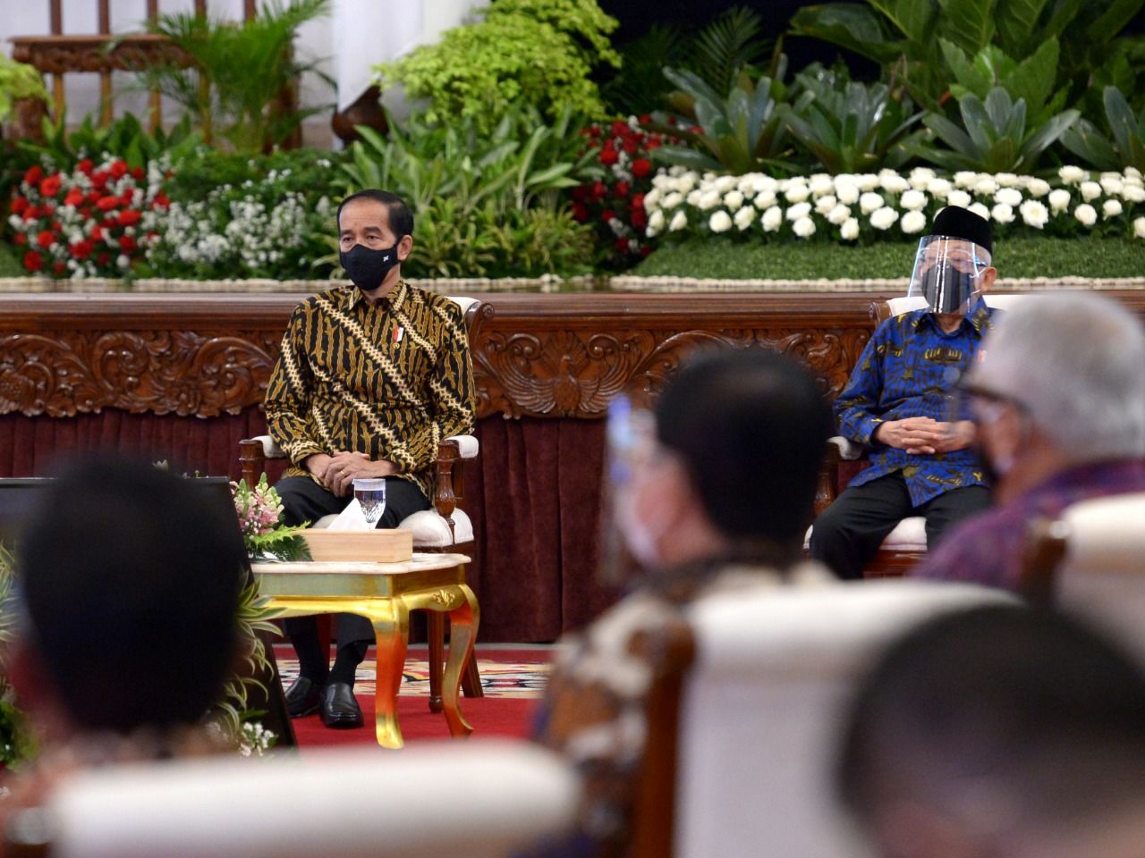 Presiden Joko Widodo dalam acara Penyerahan Daftar Isian Pelaksanaan Anggaran (DIPA) dan Buku Daftar Alokasi Transfer ke Daerah dan Dana Desa Tahun 2021 di Istana Negara. (Stepres)