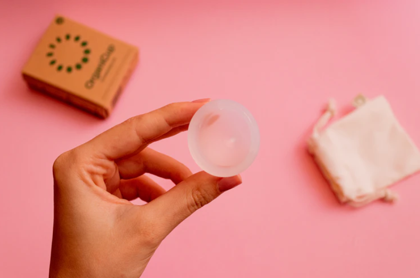 Pembalut berbentuk menstrual cup. Skotlandia menjadi negara pertama yang menggratiskan produk pembalut untuk wanita. (ilustrasi/unsplash.com)