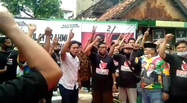 Tangkapan layar video viral lagu 'Hancurkan Risma Sekarang Juga'. (Foto: Schreenshot)