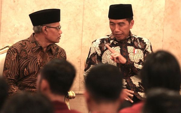 Ketua Umum PP Muhammadiyah Haedar Nashir dalam suatu kesempatan bersama Presiden Joko Widodo. (Foto: Istimewa)