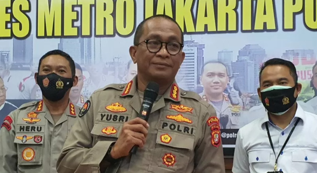 Kabid Humas Polda Metro Jaya Kombes Pol Yusri Yunus menyebut jika Rizieq Sihab, menantunya, dan biro hukum FPI akan diperiksa terkait dugaan pelanggaran protokol kesehatan di Petamburan, Jakarta. (Antaranews)