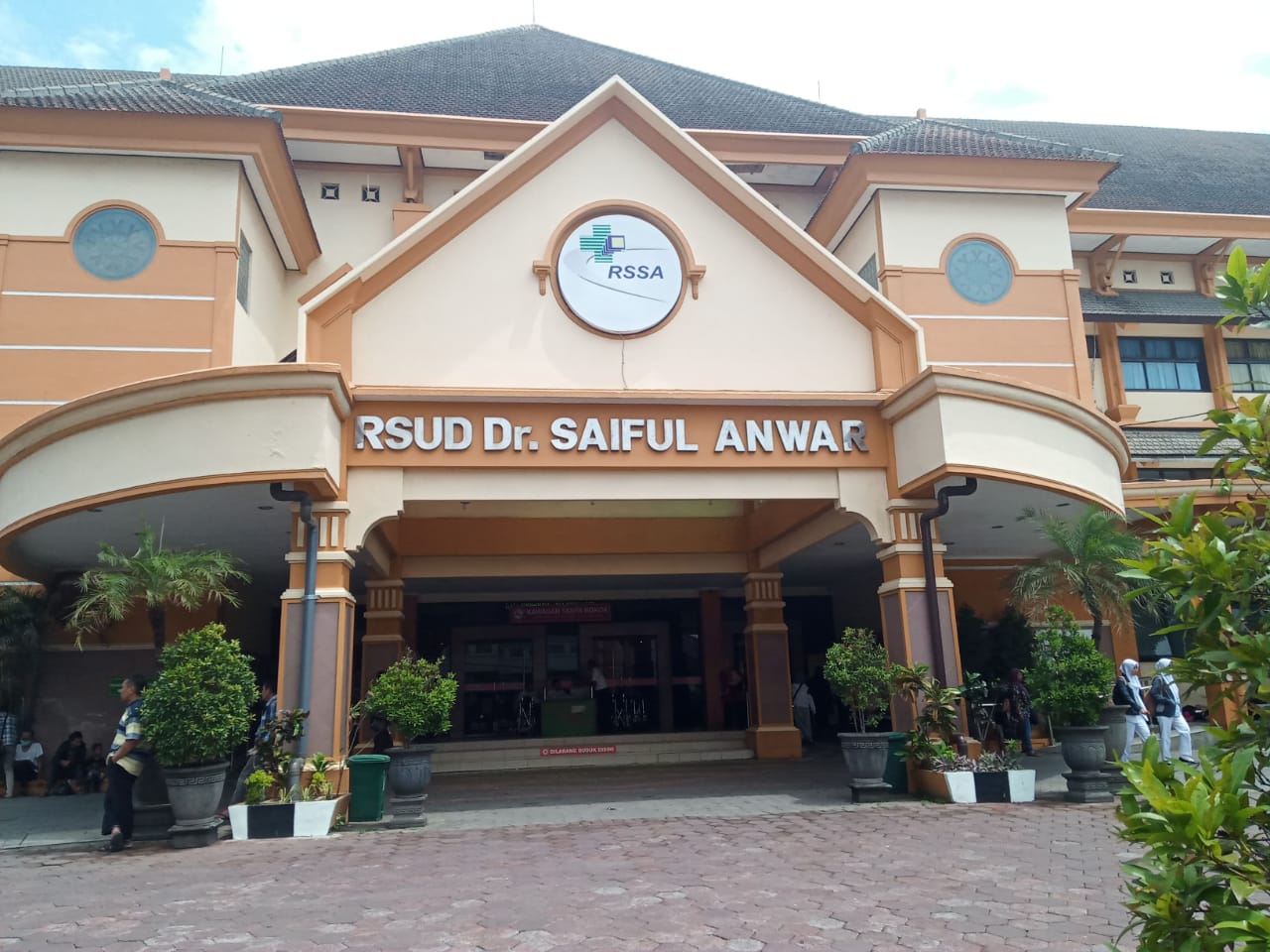 Tampak depan Rumah Sakit Saiful Anwar (RSSA) Kota Malang. (Foto: Lalu Theo/Ngopibareng.id)