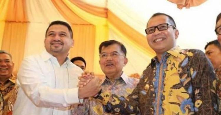 Danny Pomanto (kanan) saat bertarung dengan keponakan mantan Wakil Presiden (wapres) Jusuf Kalla atau JK, Munafri Arifuddin (Appi) di Pilkada Kota Makassar 2018. (Foto: Istimewa)