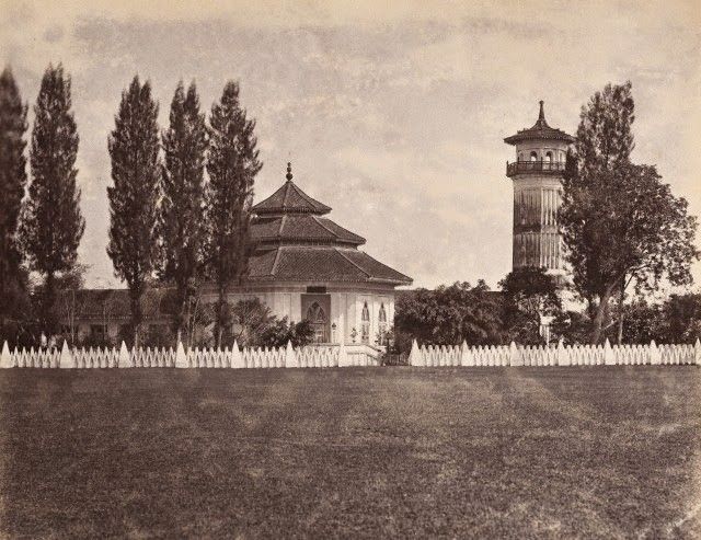 Panorama Masjid Sunan Ampel, Surabaya, di masa dahulu. (Foto: Istimewa)
