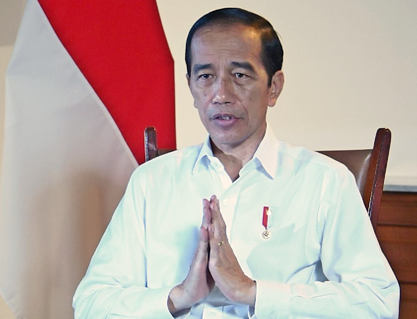 Presiden Jokowi minta masyarakat tetap disiplin jalankan 3 M, meski vaksin sudah ada di Indonesia. (Foto: Setpres)