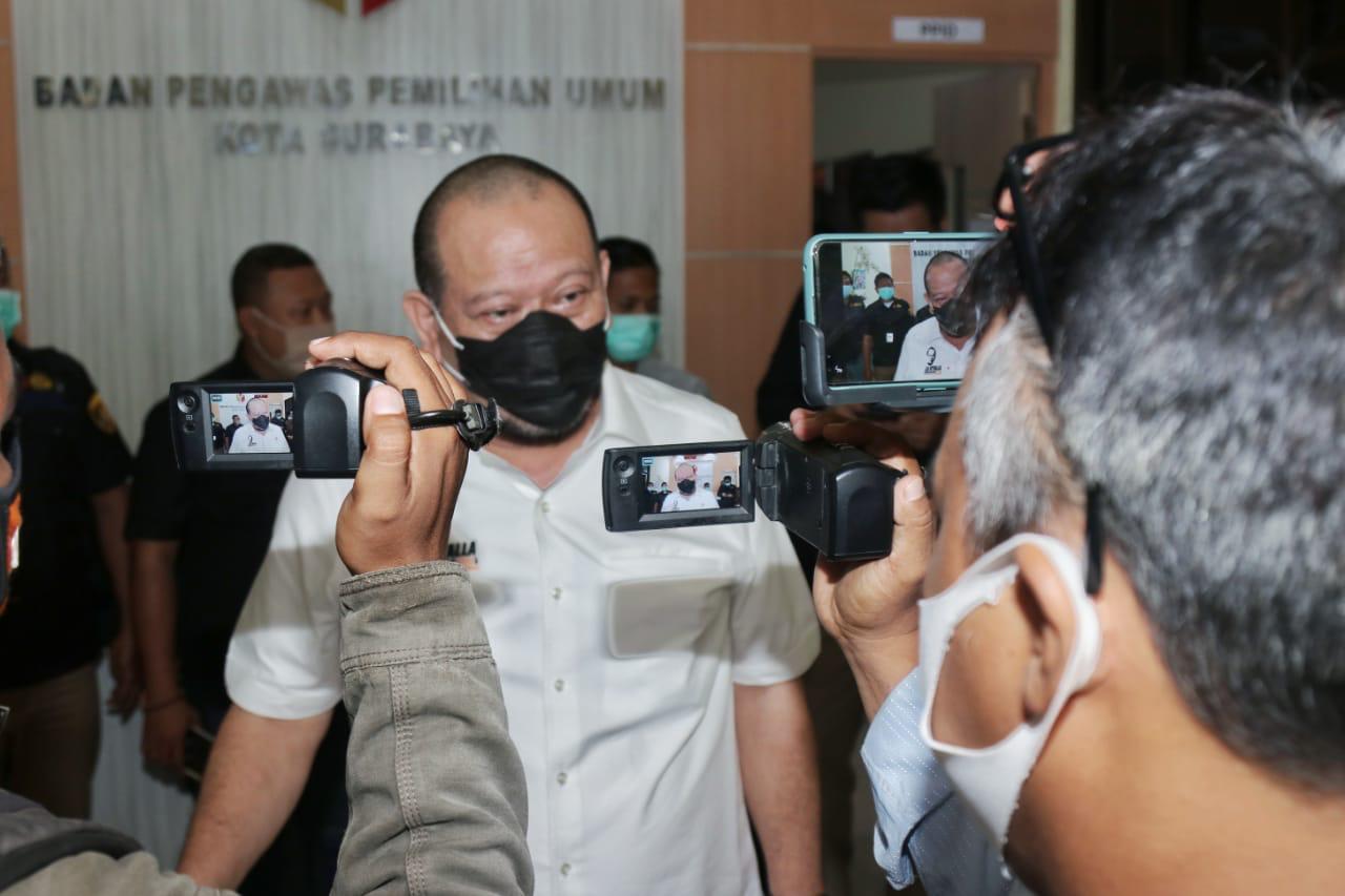 Ketua DPD RI, AA LaNyalla Mahmud Mattalitti ketika mengunjungi kantor Bawaslu Surabaya, Selasa 8 Desember 2020. (Istimewa)