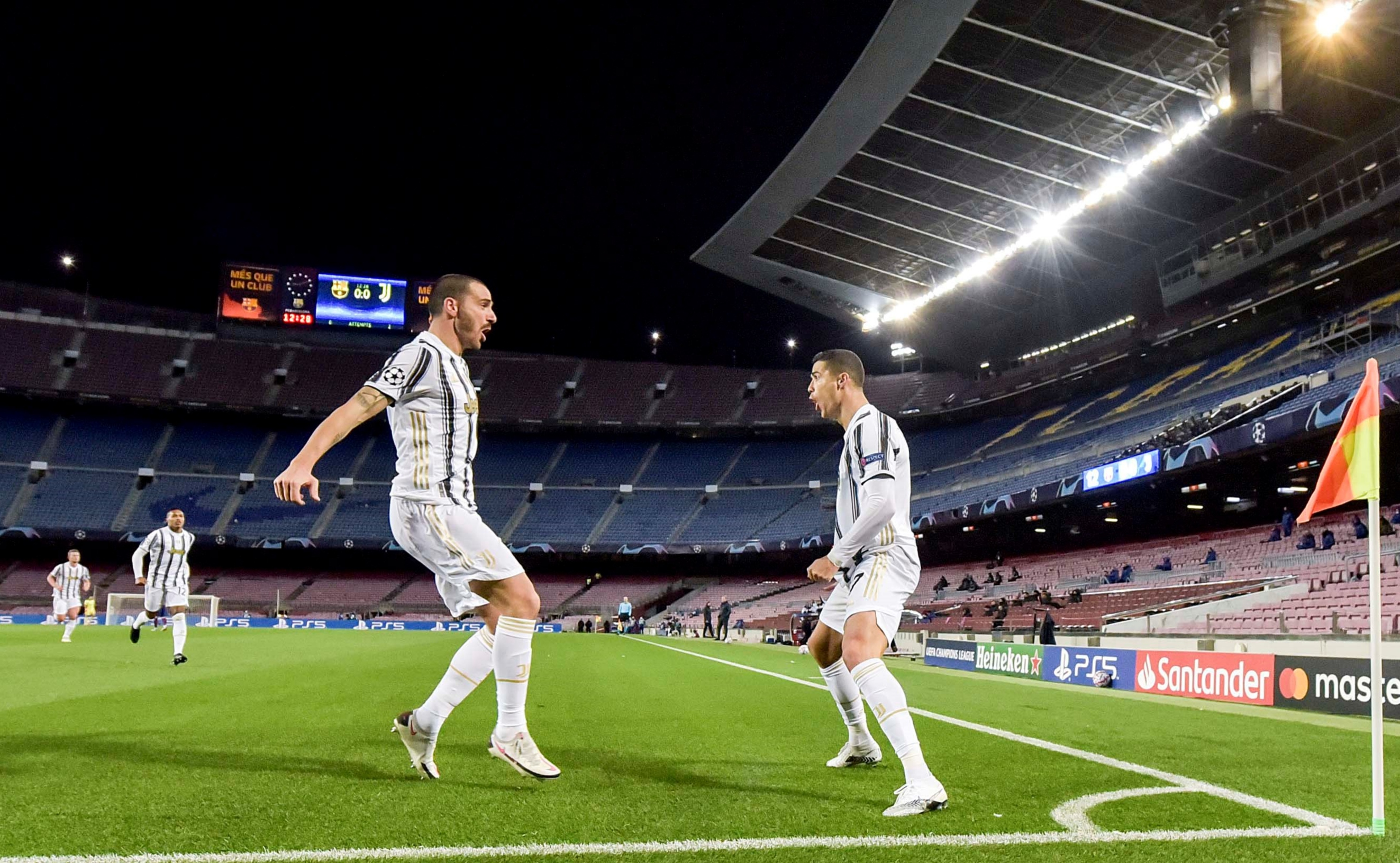 Cristiano Ronaldo mencetak dua gol saat Juventus menghancurkan Barcelona di Camp Nou. (Foto: Twitter/@juventusfc) 