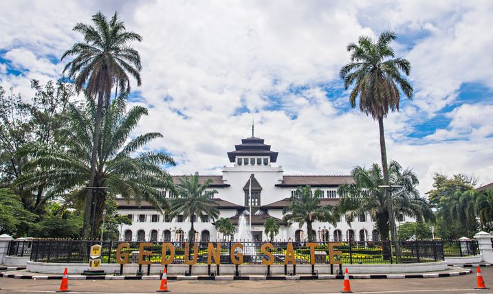Gedung Sate, ikon Bandung sekaligus Kantor Gubernur Jawa Barat. (Foto: Istimewa)