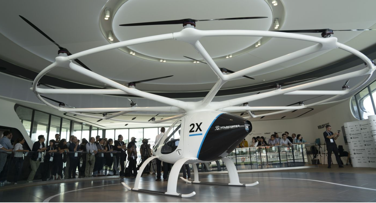 Taksi terbang Volocopter yang akan beroperasi di Singapura. (Bloomberg)