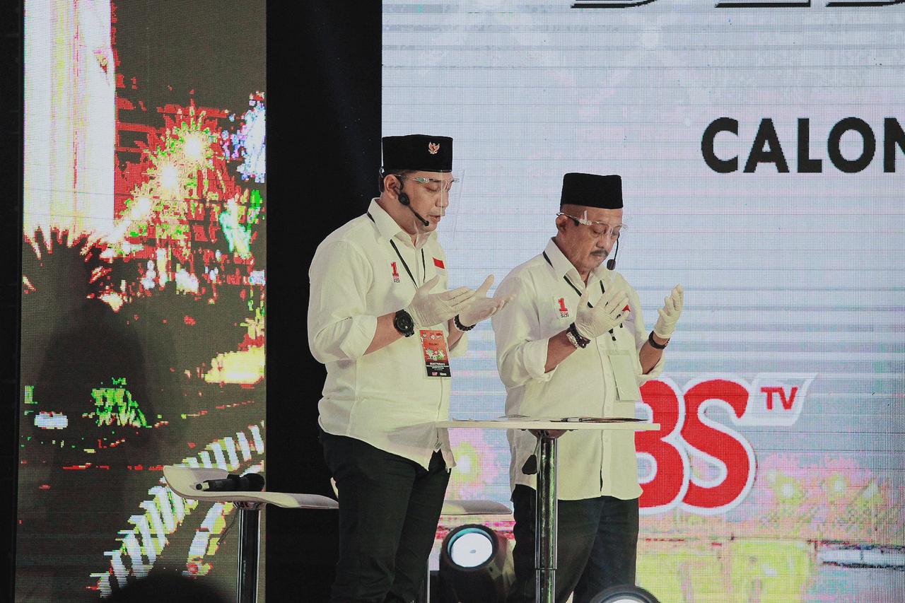 Calon Walikota dan Wakil Walikota Surabaya, Eri Cahyadi-Armuji. (Foto: Alief Sambogo/Ngopibareng.id))