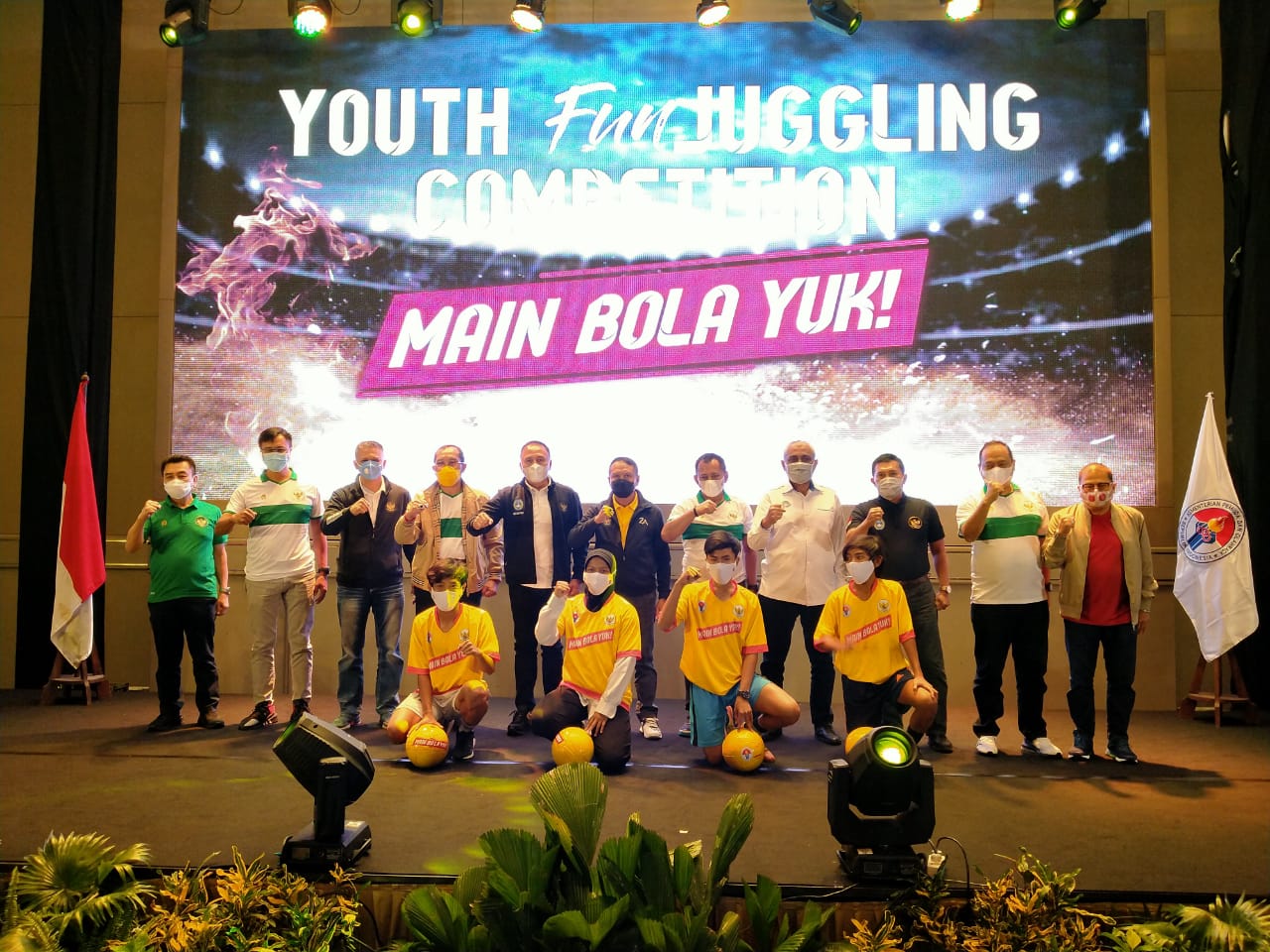 Menpora Zainuddin Amali usai membuka gelaran Youth Fun Juggling Competition di Surabaya, Sabtu 12 Desember 2020. (Foto: Fariz Yarbo/Ngopibareng.id)