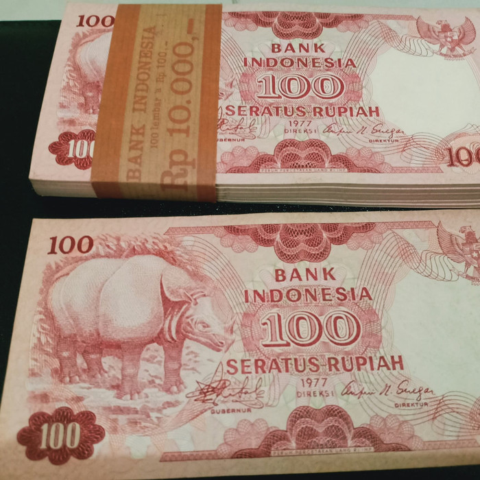 Uang pecahan Rp100 Tahun Emisi 1977 bergambar (depan) Badak bercula satu. (Foto: Dok. BI)