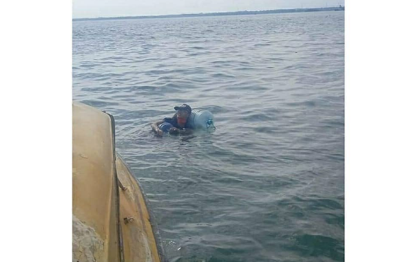 Dedik Purnomo nekat berenang di Teluk Balikpapan tujuan Malang karena tidak punya uang. (Foto: Istimewa)