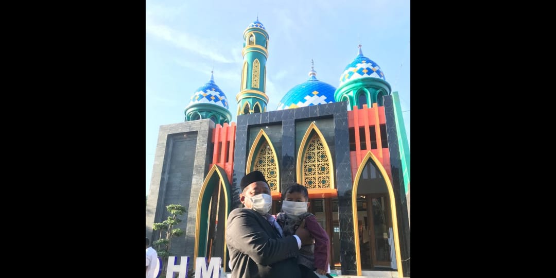 Sebagai lawyer, Dr HM. Ma'ruf Syah tetap berdakwah dengan mendirikan Masjid DHMS di di Perum Kota Damai Gresik. (Foto: Istimewa)