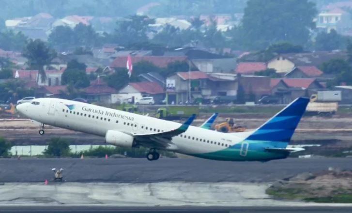 Pesawat jenis boeing milik Garuda Indonesia lepas landas di Bandara Soekarno Hatta, Tangerang, Banten, beberapa waktu lalu. (Foto: Antara/Muhammad Iqbal)