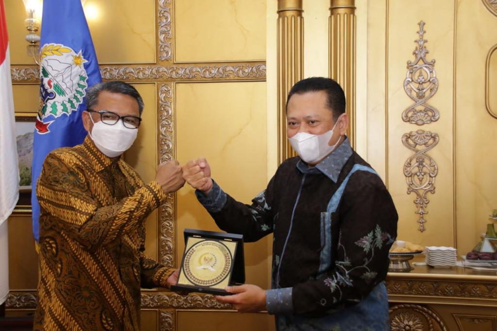 Ketua MPR RI Bambang Soesatyo (Bamsoet) terpilih secara aklamasi sebagai Ketua Umum Ikatan Motor Indonesia (IMI) periode 2021-2024. (Foto: Dok. IMI)