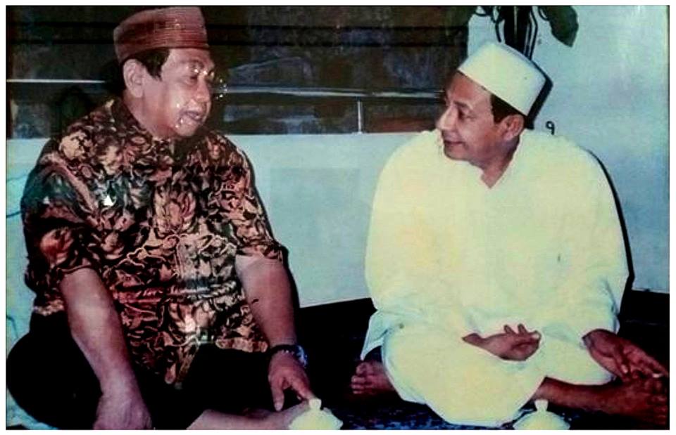 KH Abdurrahman Wahid bersama Habib Luthfi bin Yahya. (Foto: Istimewa)