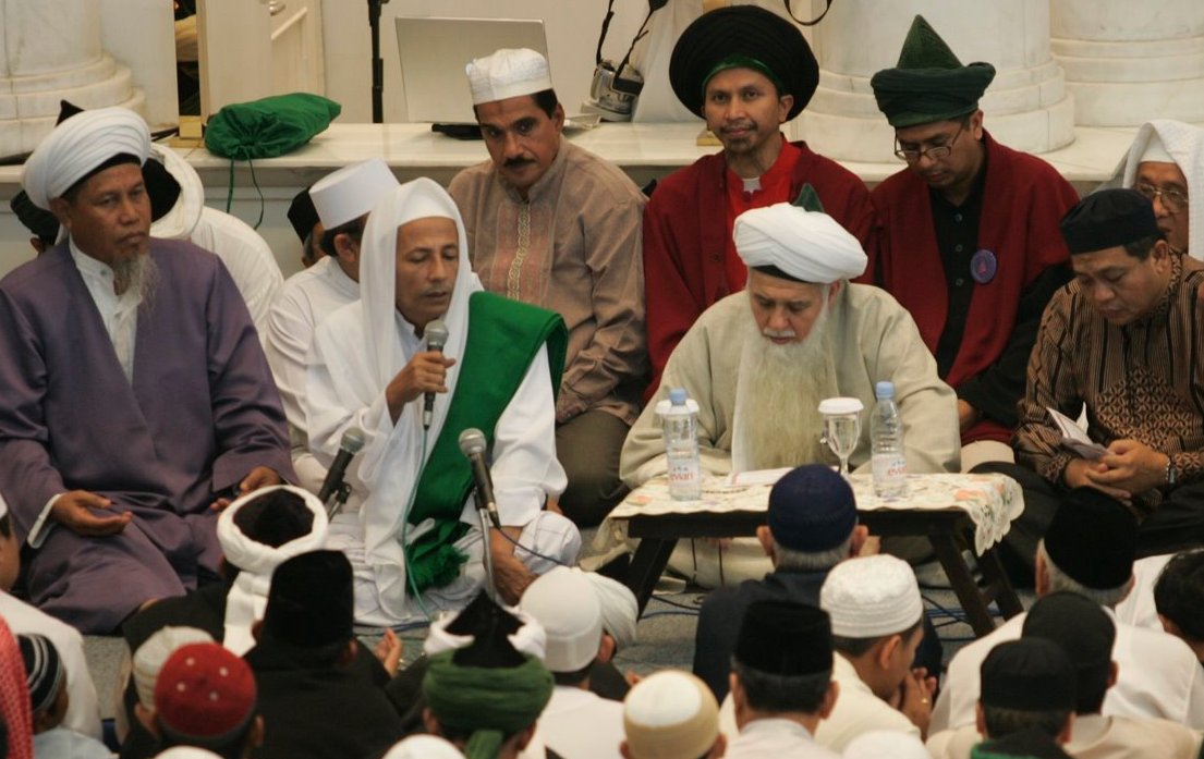 Habib Luthfi bin Yahya bersama Syekh Hisyam Qabbani (almaghfurlah) dari Amerika Serikat. (Foto: jatman)