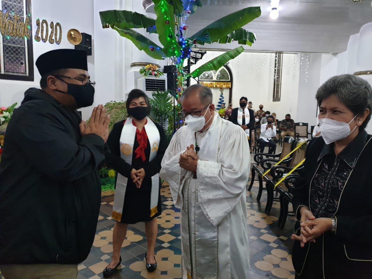 Menteri Agama Yaqut Cholil Qoumas saat melakukan inspeksi mendadak pada malam Perayaan Hati Natal di Jakarta. (Foto: Istimewa)