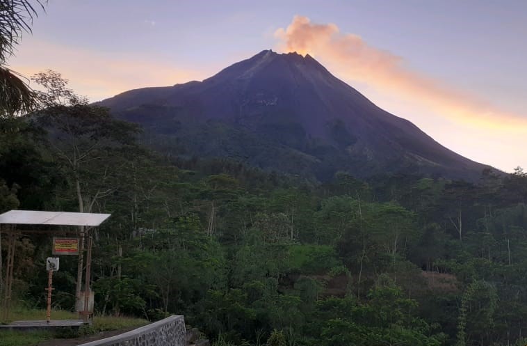 Kondisi Gunung Merapi dari pengamatan Pos Babadan. (Foto: BPPTKG)
