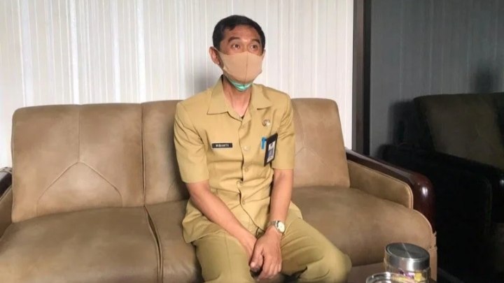 Kabag Humas Pemkot Malang, Nur Widianto saat ditemui di ruangannya (Foto: Lalu Theo/ngopibareng.id)