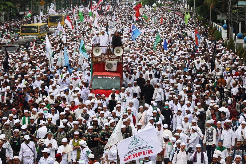 Ilustrasi massa ormas Front Pembela Islam atau FPI. (Foto: Istimewa)