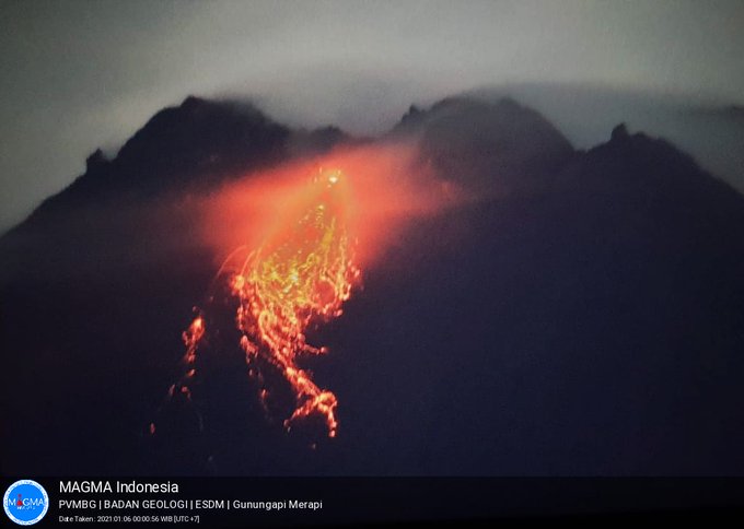 Guguran lava pijar dari Gunung Merapi dari tangkapan foto BPPTKG, Kamis 7 Januari 2021 dini hari. (Foto: Dok. BPPTKG)