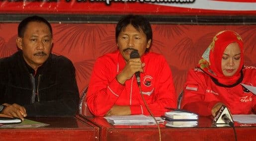 Wakil Ketua DPRD Kota Probolinggo, Nasution (tengah) terkonfirmasi positif Covid-19.  (Foto: Ikhsan Mahmudi/Ngopibareng.id)